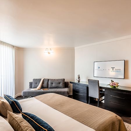 Daniel Herzliya Hotel Eksteriør billede A room at the hotel