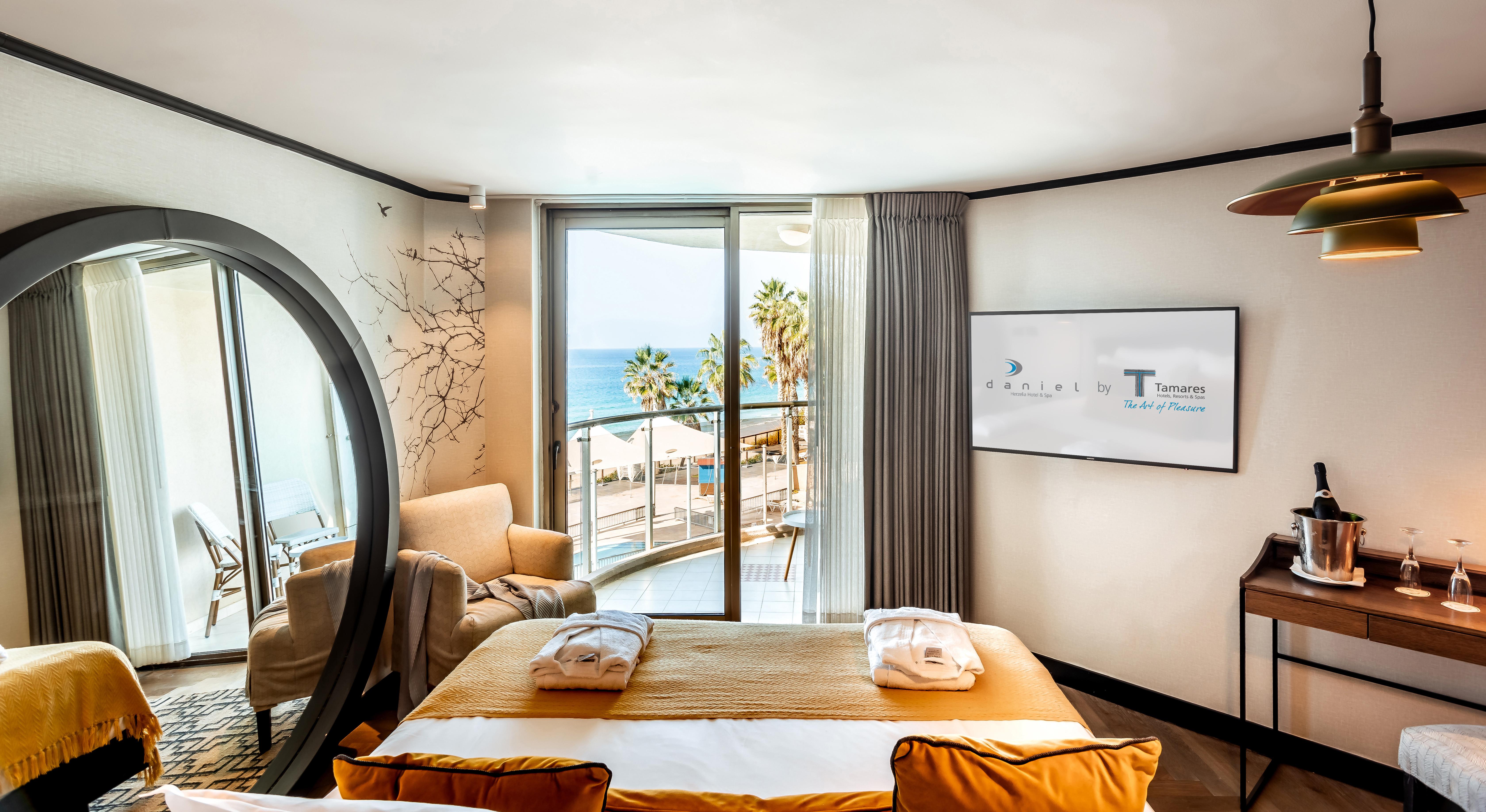 Daniel Herzliya Hotel Eksteriør billede A room at the hotel
