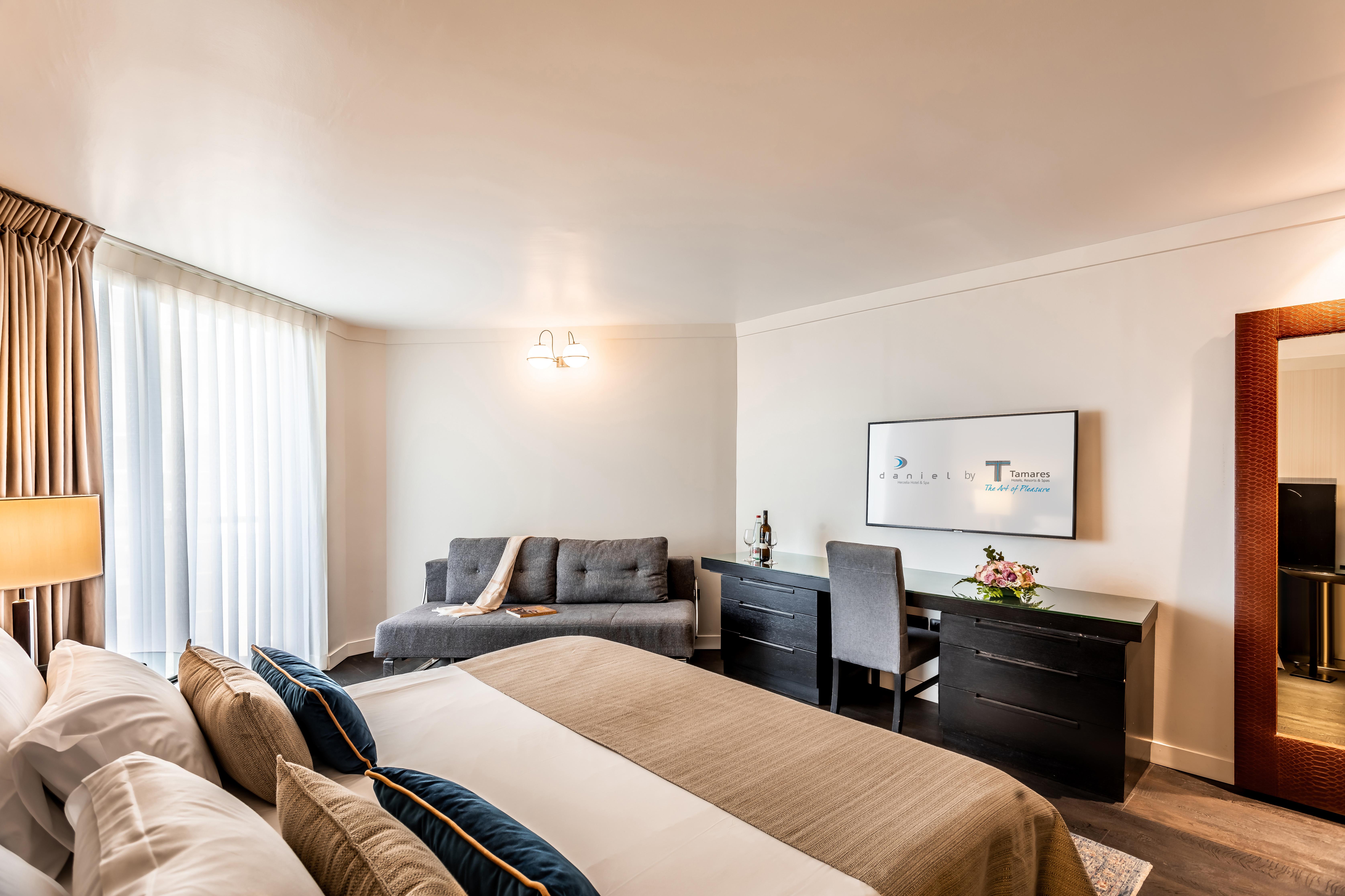 Daniel Herzliya Hotel Eksteriør billede A room at the hotel