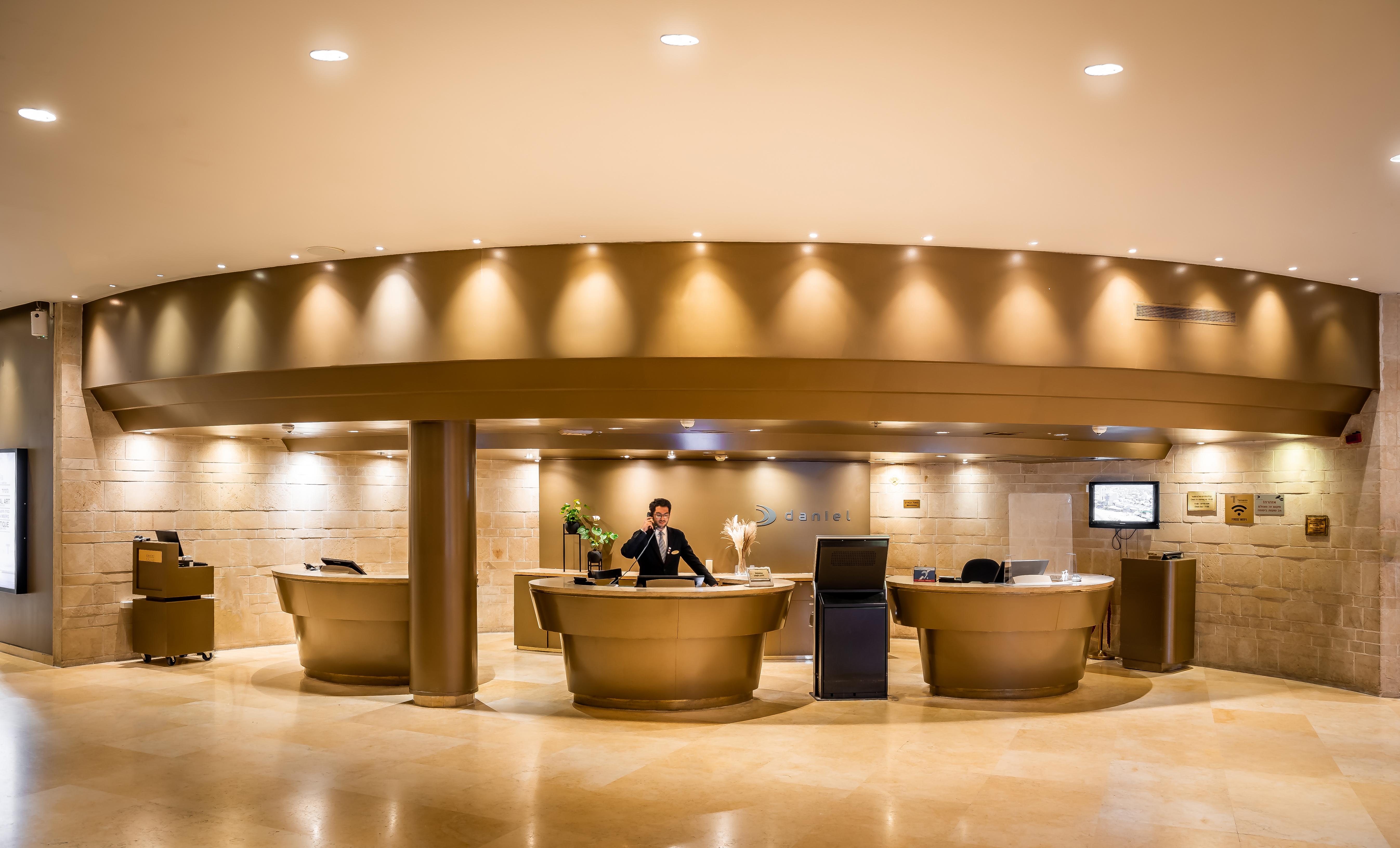 Daniel Herzliya Hotel Eksteriør billede The lobby of the hotel