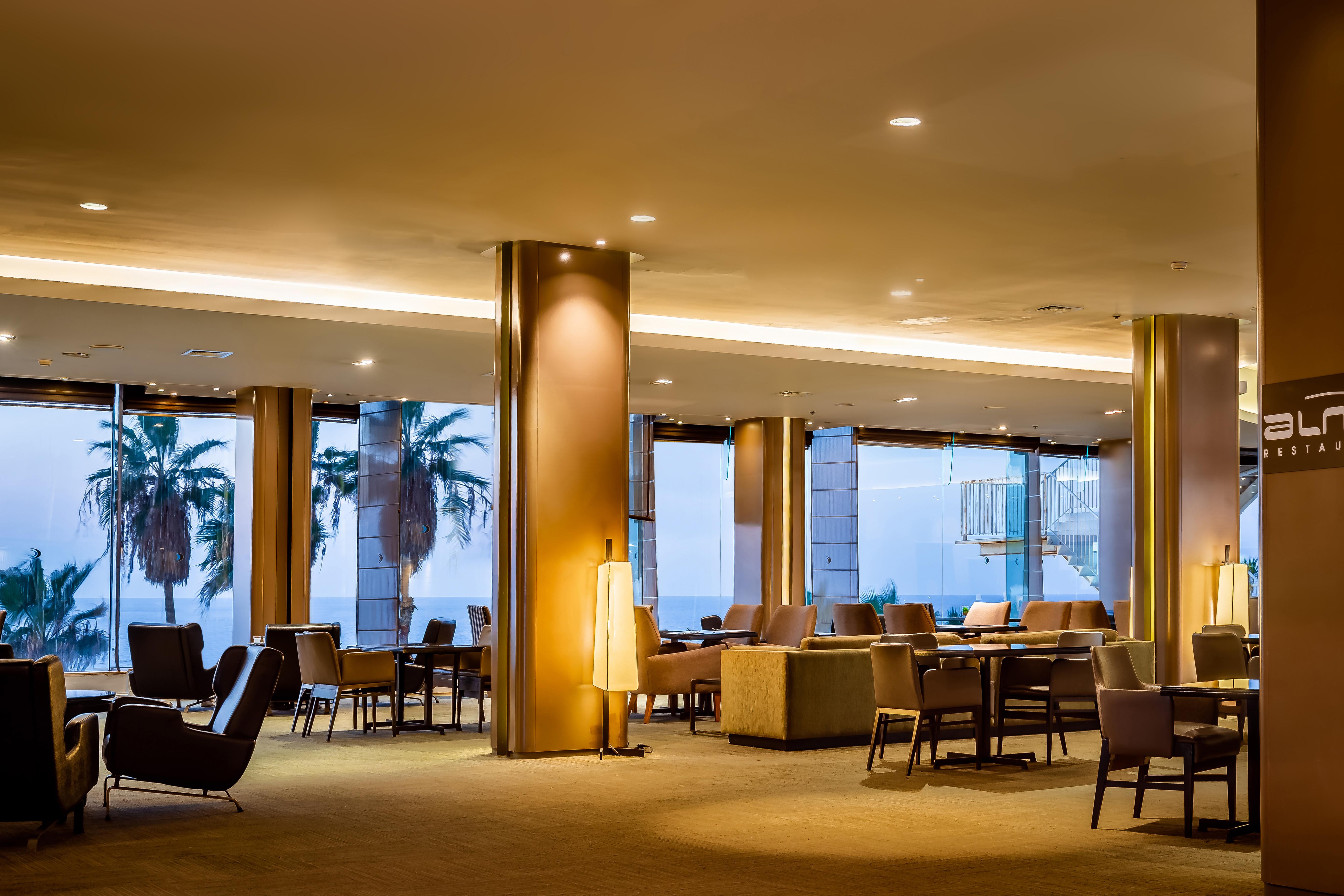 Daniel Herzliya Hotel Eksteriør billede The lobby of the hotel