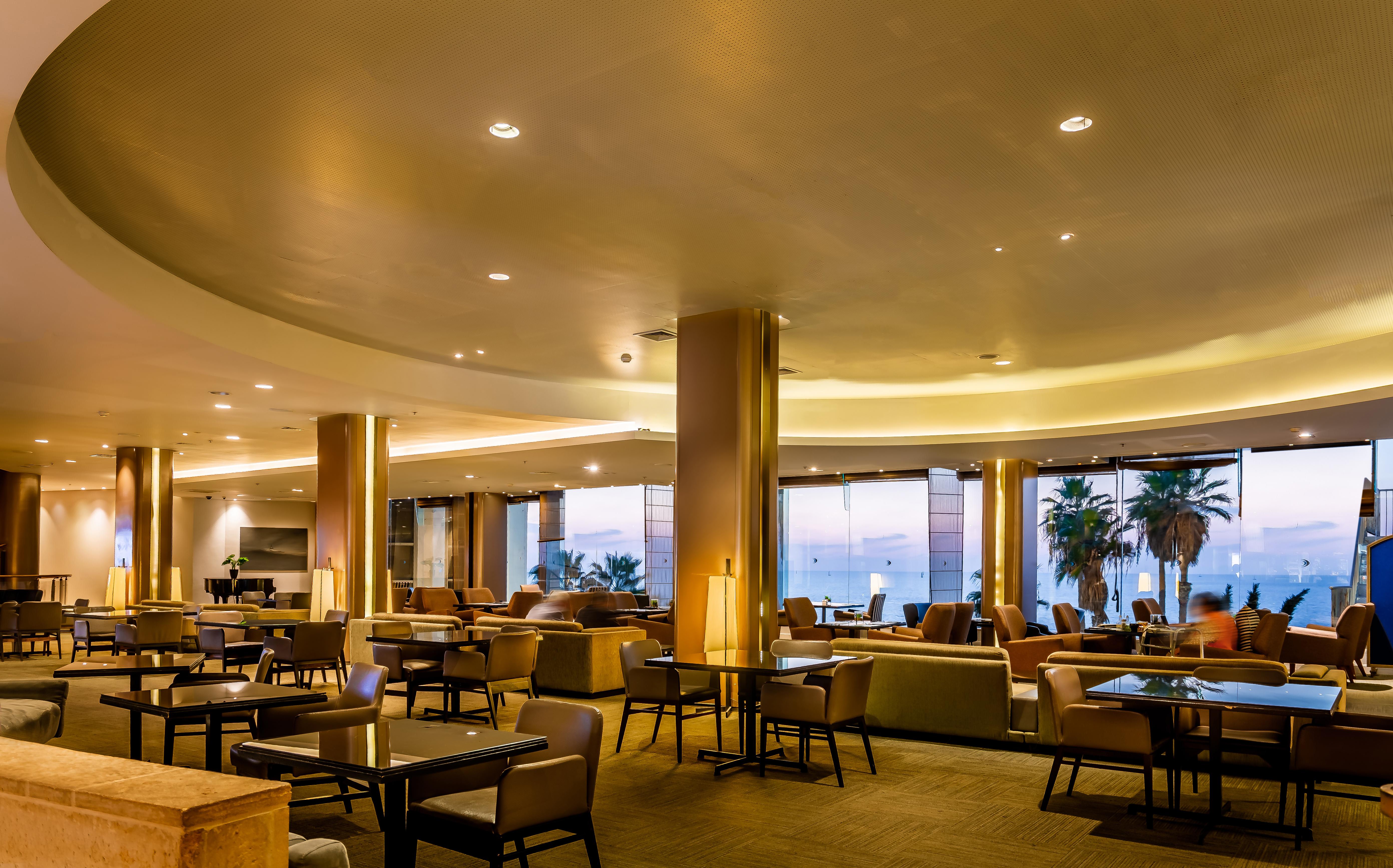 Daniel Herzliya Hotel Eksteriør billede The lounge at the airport
