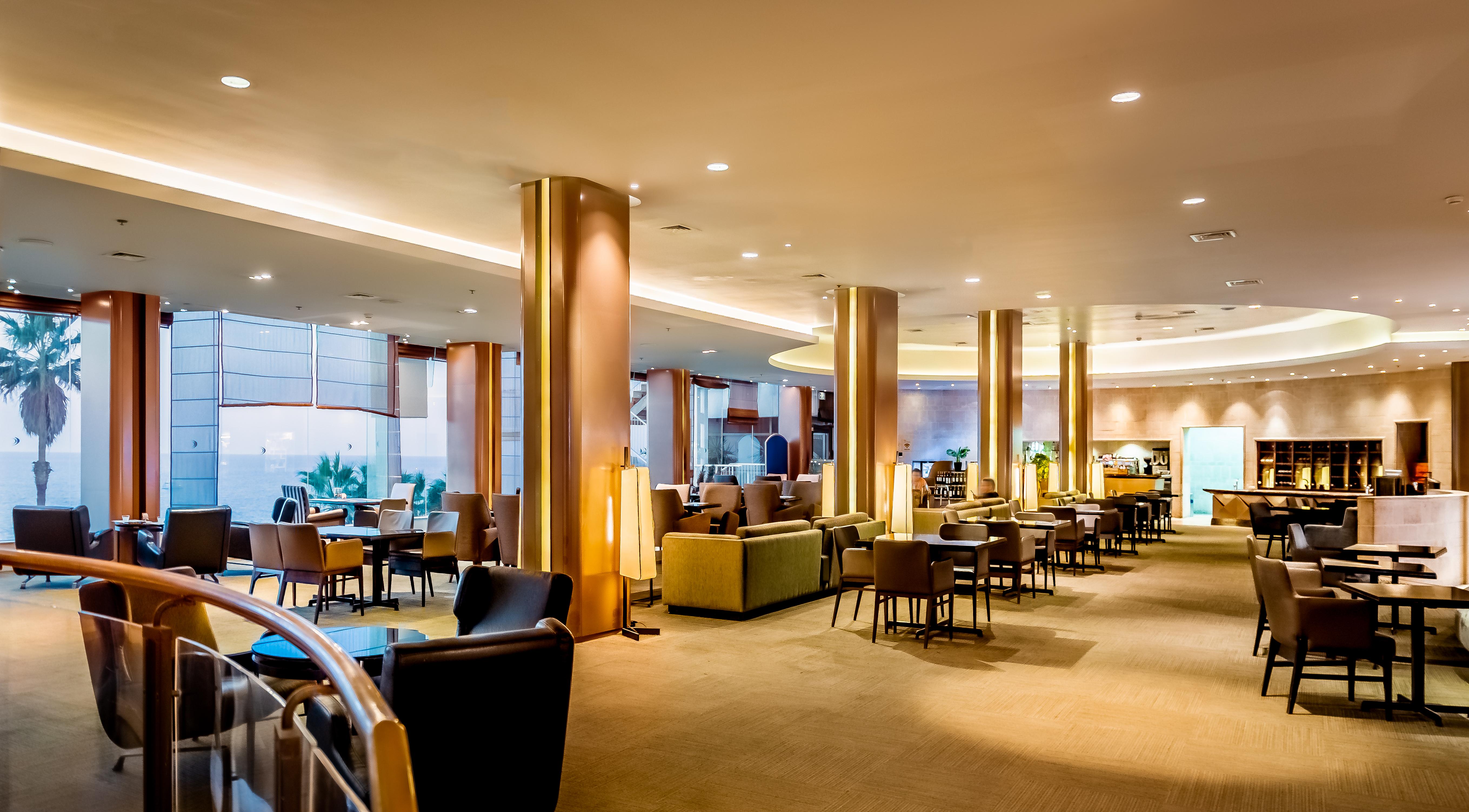 Daniel Herzliya Hotel Eksteriør billede The lounge at the airport