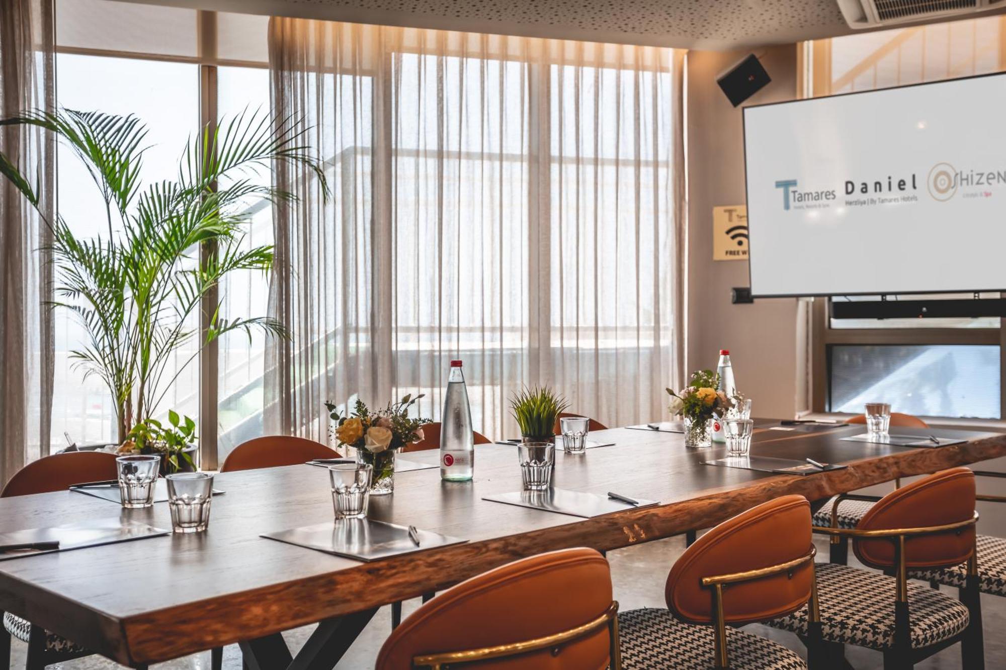 Daniel Herzliya Hotel Eksteriør billede Meeting room